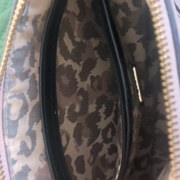 Guess crossbody purse taupe - Picture 7 of 13